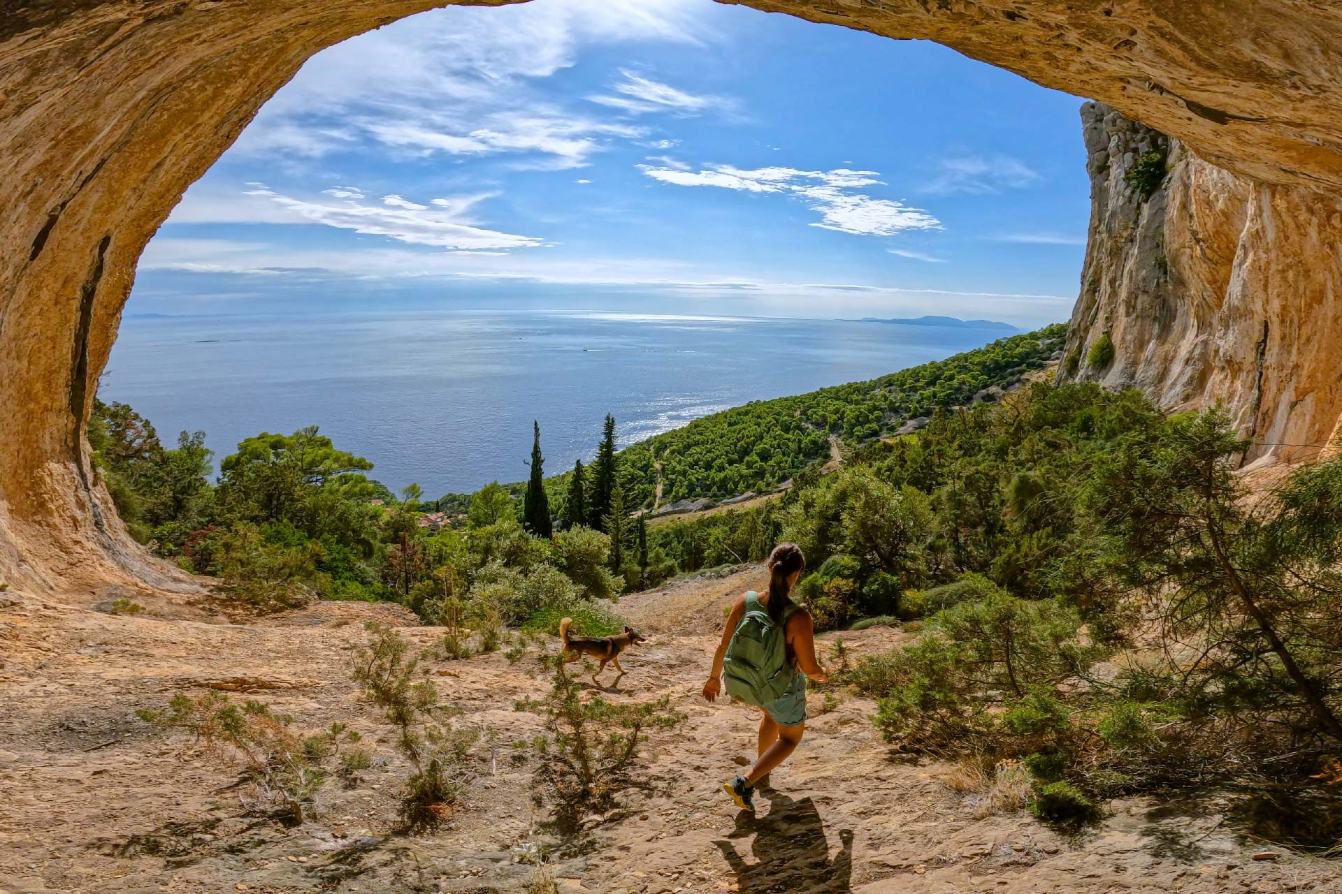villa del mar - stone arch